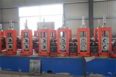 高速公路防撞護欄生產設備